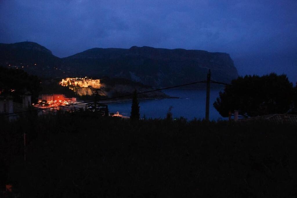 Belle Vue Mer Appartamento Cassis Esterno foto